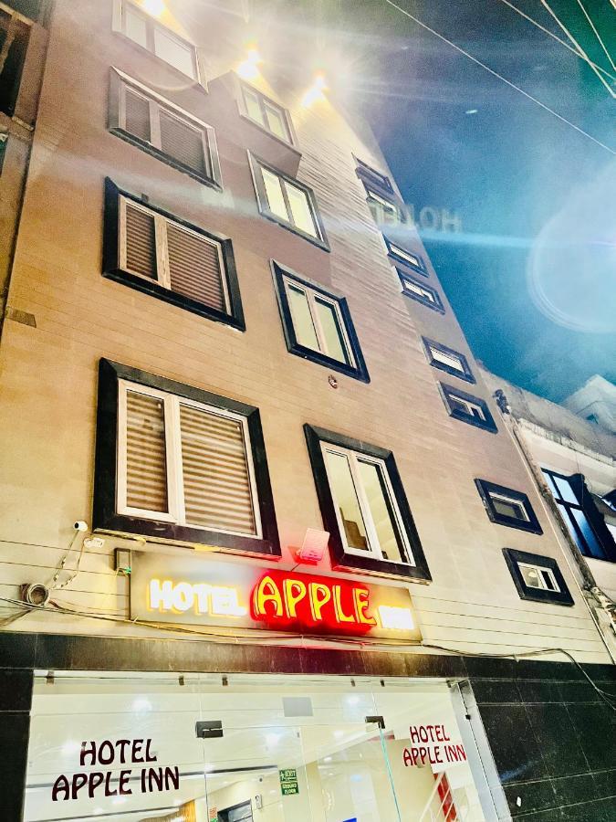 Hotel Apple Inn & Suites, New Delhi Exterior photo