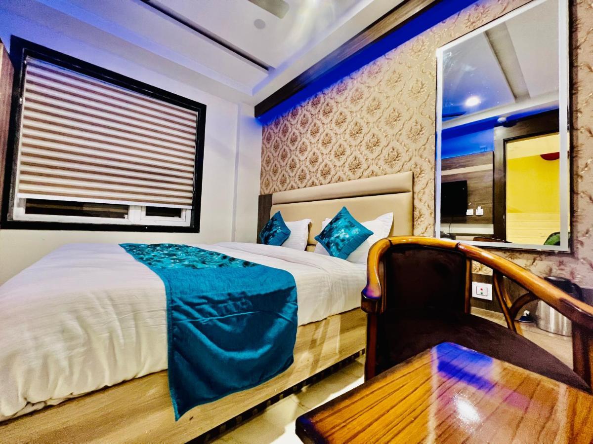 Hotel Apple Inn & Suites, New Delhi Exterior photo