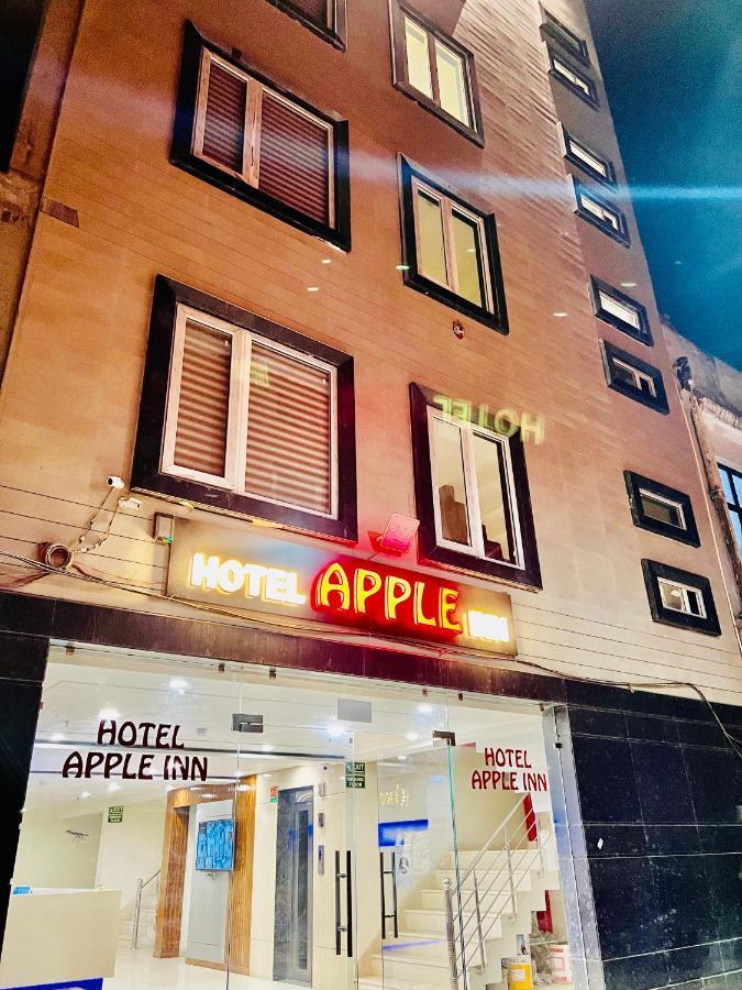 Hotel Apple Inn & Suites, New Delhi Exterior photo